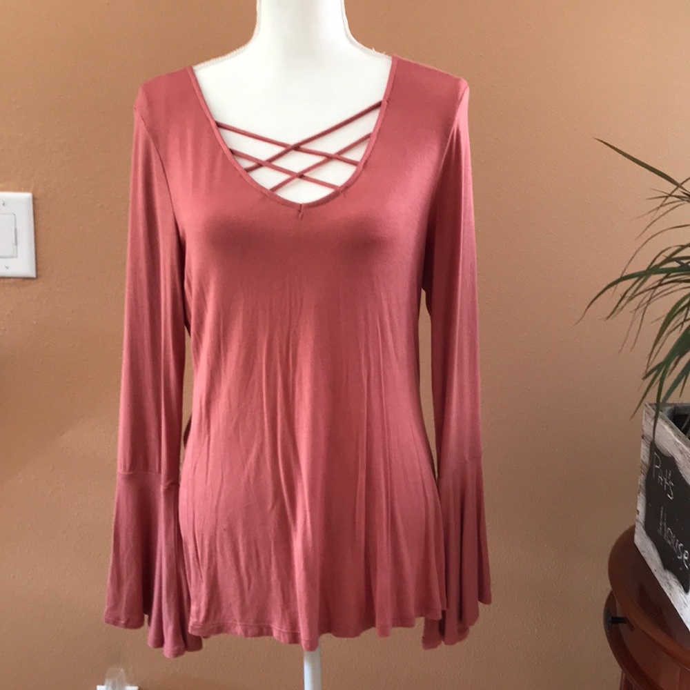 {NO Comment} Detailed V-Neck NWT